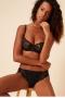Бюстгальтер-балконет с мягкой гипюровой чашкой Simone Perele WISH 12B330-b
